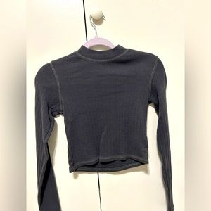 American Eagle black cropped long sleeve